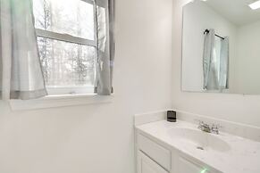 3 Mi to Kalahari: Pocono Summit Home w/ Pool Table