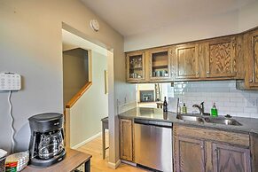 Lovely Iowa City Townhome ~ 3 Mi to Dtwn!