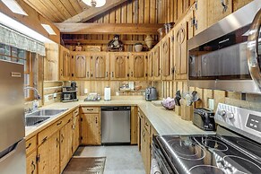 Murphy Cabin w/ Views < 1 Mi to Hiwassee Lake!