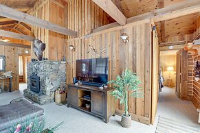 Murphy Cabin w/ Views < 1 Mi to Hiwassee Lake!