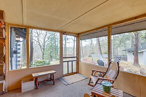 Murphy Cabin w/ Views < 1 Mi to Hiwassee Lake!