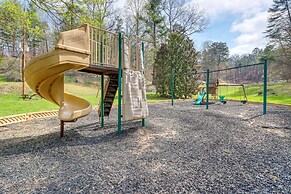 Murphy Cabin w/ Views < 1 Mi to Hiwassee Lake!