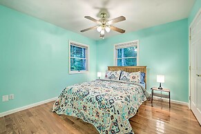 Hot Tub & Yard: Stroudsburg Home in Poconos