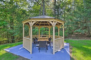 Hot Tub & Yard: Stroudsburg Home in Poconos