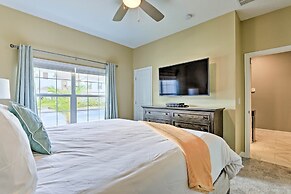 ~ 6 Mi to Disney: Kissimmee Retreat w/ Pool!