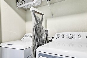 ~ 6 Mi to Disney: Kissimmee Retreat w/ Pool!