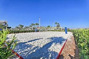 ~ 6 Mi to Disney: Kissimmee Retreat w/ Pool!