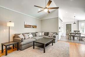 Wilmington Rental ~ 4 Mi to Wrightsville Beach!