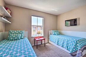 Cozy Resort Townhome w/ Gas Grill, 3 Mi to Disney!