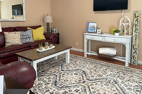 Townhome on Lake Desoto: Deck + Water Views!