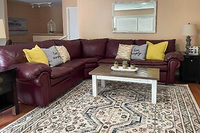 Townhome on Lake Desoto: Deck + Water Views!