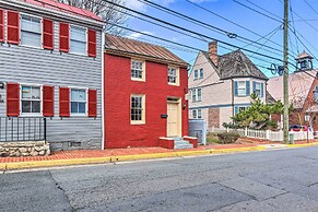 Townhome in Leesburg Historic District!