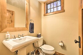 Quiet Fraser Family Escape: Hot Tub & Front Porch!