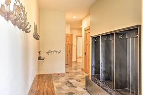 Quiet Fraser Family Escape: Hot Tub & Front Porch!