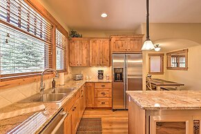 Quiet Fraser Family Escape: Hot Tub & Front Porch!