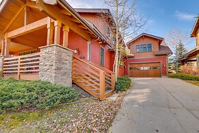 Quiet Fraser Family Escape: Hot Tub & Front Porch!