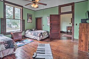 Pet-friendly Shreveport Home ~ 1 Mile to Downtown!