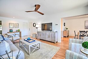 Relaxing Condo w/ Screened-in Lanai, 4 Mi to Beach