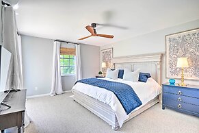 Relaxing Condo w/ Screened-in Lanai, 4 Mi to Beach