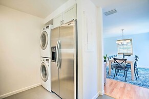 Relaxing Condo w/ Screened-in Lanai, 4 Mi to Beach