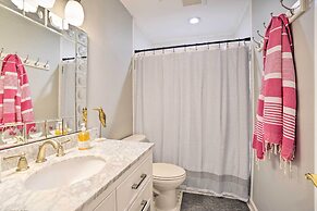 Relaxing Condo w/ Screened-in Lanai, 4 Mi to Beach