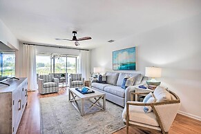 Relaxing Condo w/ Screened-in Lanai, 4 Mi to Beach