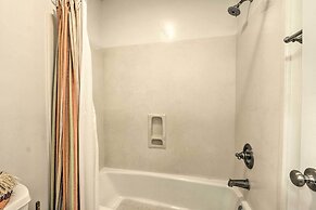 < 1 Mi to Beach: Family-friendly Hilton Head Home