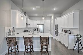 Patio & Game Room: Modern Home in Frisco