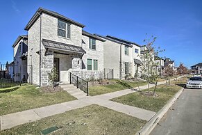 Patio & Game Room: Modern Home in Frisco