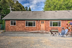 Gold Beach Apartment w/ Activities - 2 Mi to Ocean