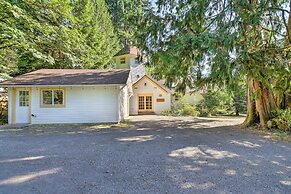 Cozy 'black Bear Retreat' by Mount Rainier!