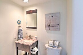 Jamaica Beach Waterfront Getaway: Kayaks & Dock!