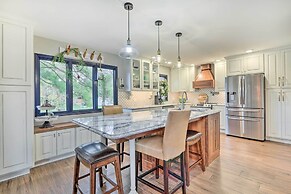 Riverfront Zanesville Getaway w/ Private Bar!