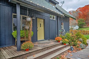 Riverfront Zanesville Getaway w/ Private Bar!