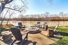 Riverfront Zanesville Getaway w/ Private Bar!