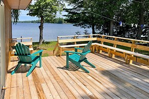 Lakefront Mercer Home: Private Dock & Kayaks!