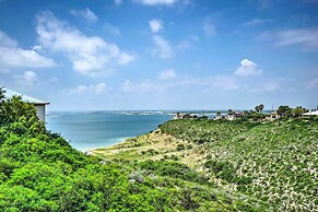 Luxury Del Rio Home w/ Pool & Lake Views!