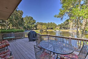 Palmetto Dunes Villa w/ Deck & Lagoon Views!