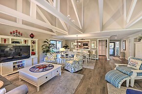 Palmetto Dunes Villa w/ Deck & Lagoon Views!