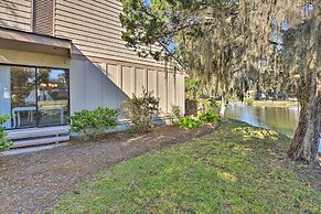 Palmetto Dunes Villa w/ Deck & Lagoon Views!