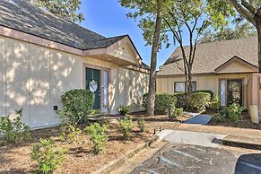 Palmetto Dunes Villa w/ Deck & Lagoon Views!