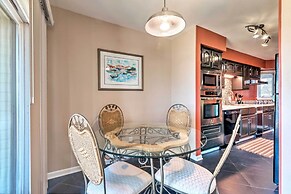 Balcony, Pool & Hot Tub: Cozy Condo in Arkansas!