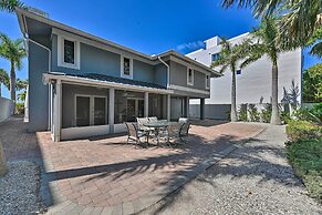 Lido Key Hideout w/ Patio & Yard + Walk to Beach!