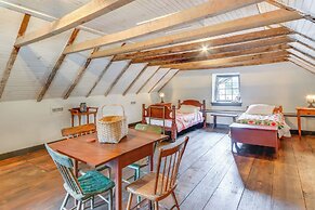 Historical Thurmont Escape w/ Furnished Deck!