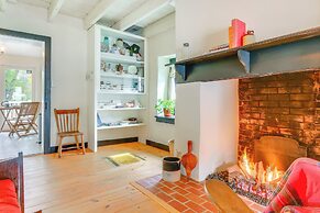 Historical Thurmont Escape w/ Furnished Deck!