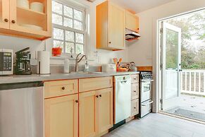 Historical Thurmont Escape w/ Furnished Deck!