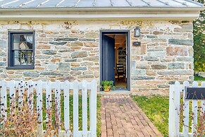 Historical Thurmont Escape w/ Furnished Deck!