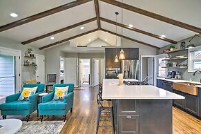 Chic Vancouver Cottage: 1 Mile to Main Street