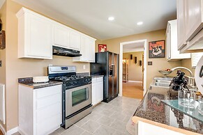 Pet-friendly Victoria Home - Kayak, Fish & Golf!