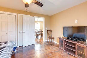 Pet-friendly Victoria Home - Kayak, Fish & Golf!